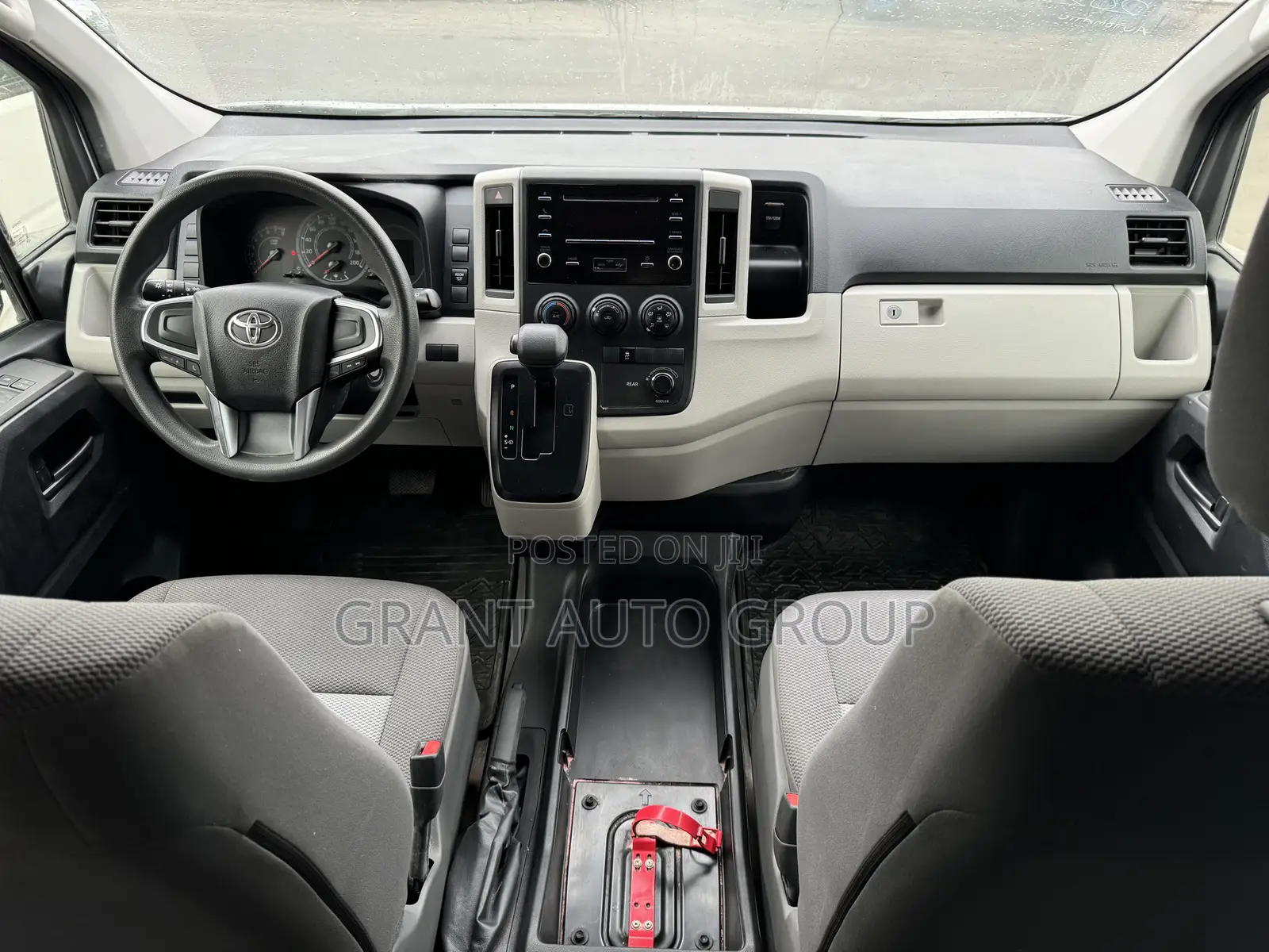 Toyota HiAce 2021 White