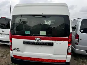 Toyota HiAce 2021 White