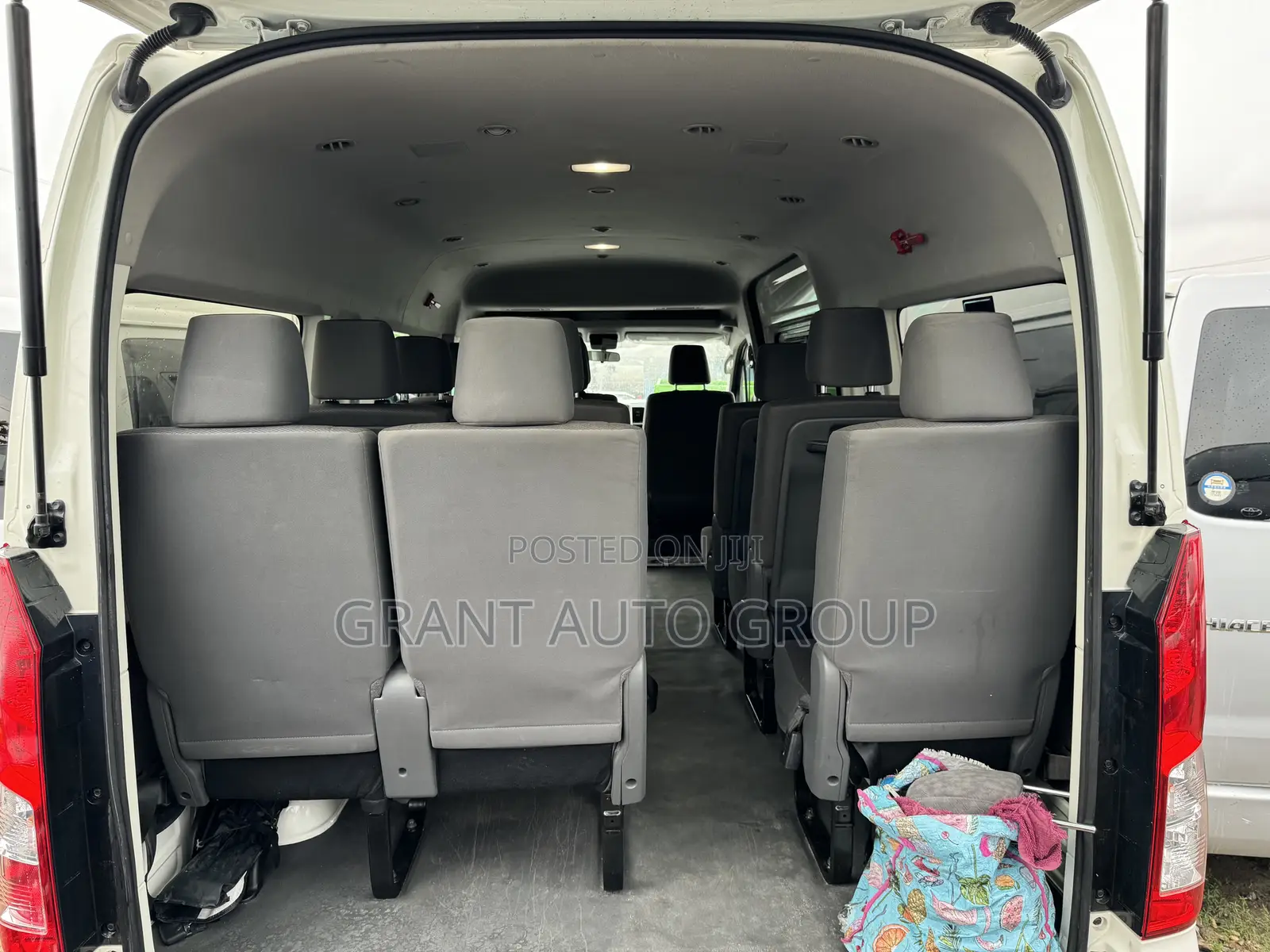 Toyota HiAce 2021 White