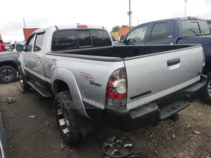 Toyota Tacoma Double Cab V6 Automatic 2011 Silver