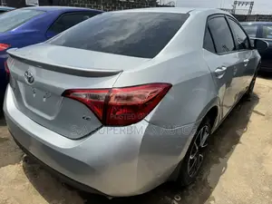 Toyota Corolla 2017 Silver