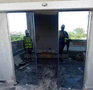 Auto-Reactive Entrance Door
