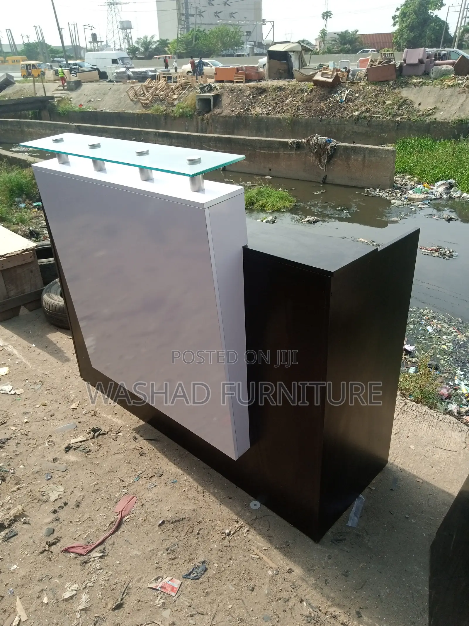 Receptionist Tables