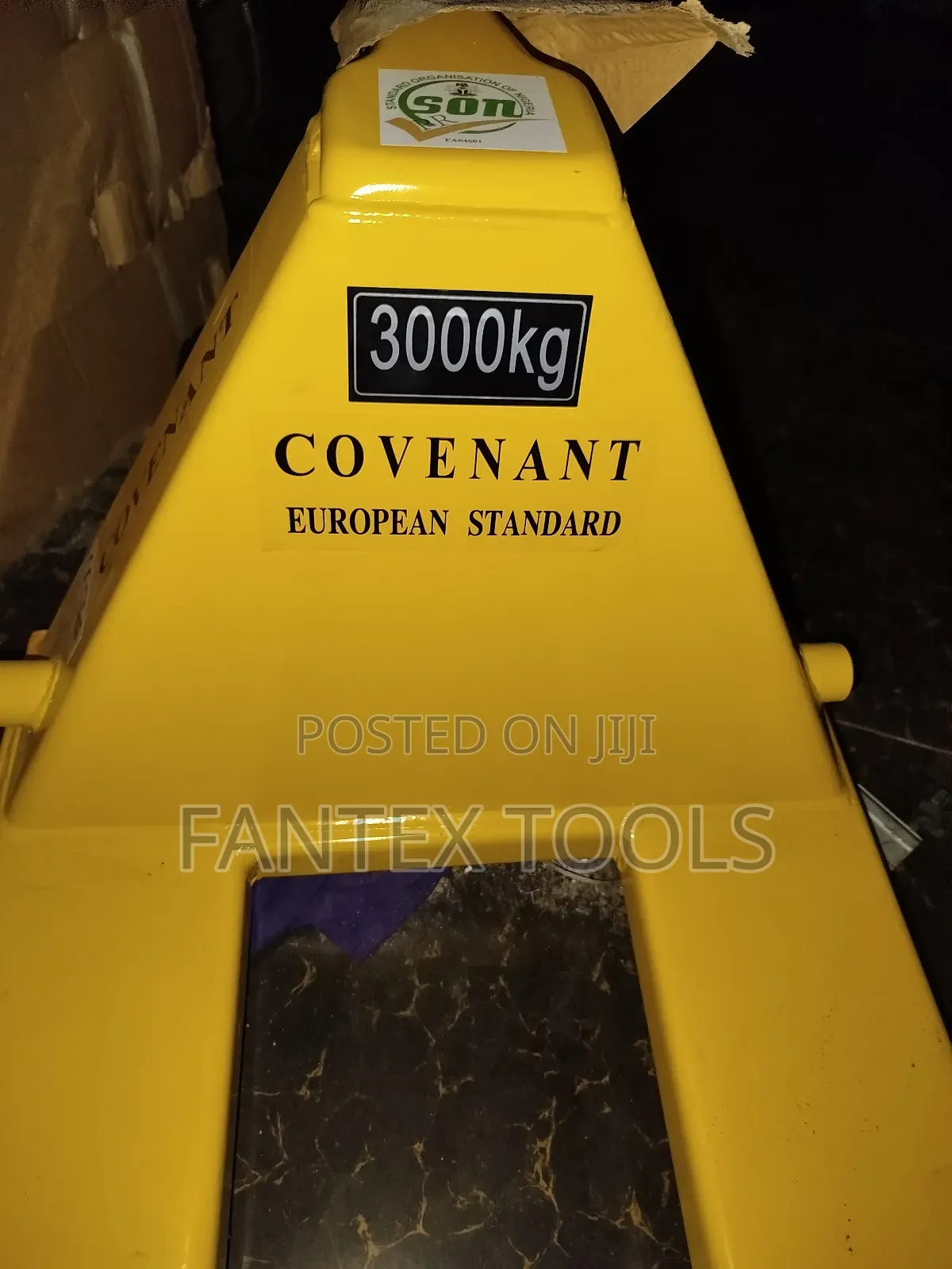 Pallet Truck 3000kg Long Frame.