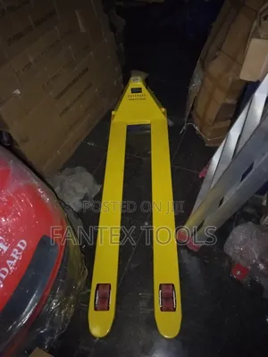 Pallet Truck 3000kg Long Frame.