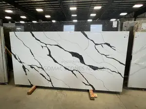 Dark Black Carara White