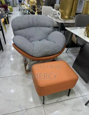 Relaxation Padded Seat Chair With Mini Table