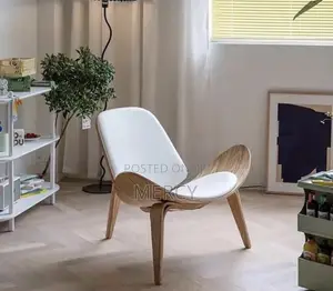 Relaxation Chair With Padded Seat