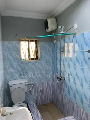 4bdrm Bungalow in Omole Phase 1 for rent