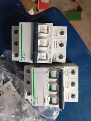 3 Pole Breaker Schneider