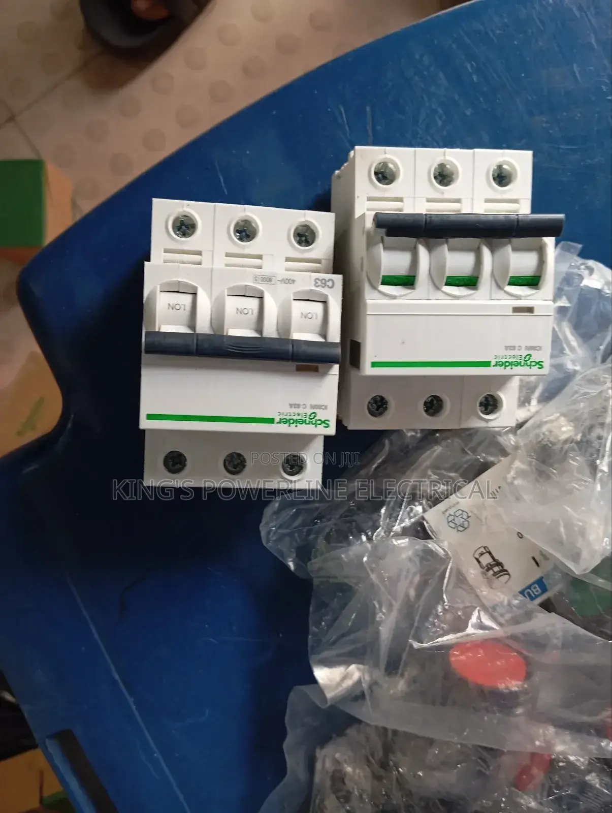 3 Pole Breaker Schneider