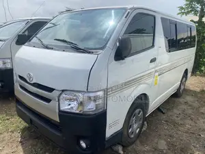 Toyota HiAce 2010 White