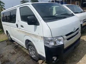 Toyota HiAce 2010 White
