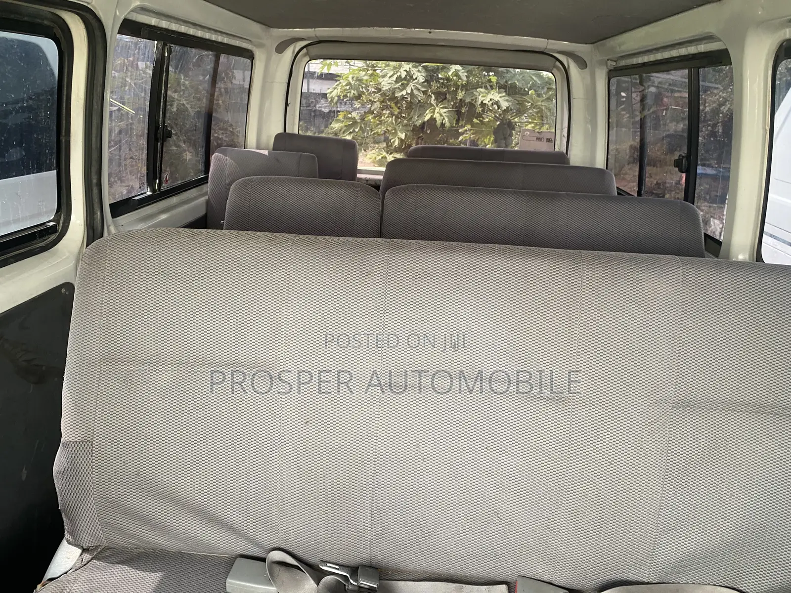 Toyota HiAce 2010 White