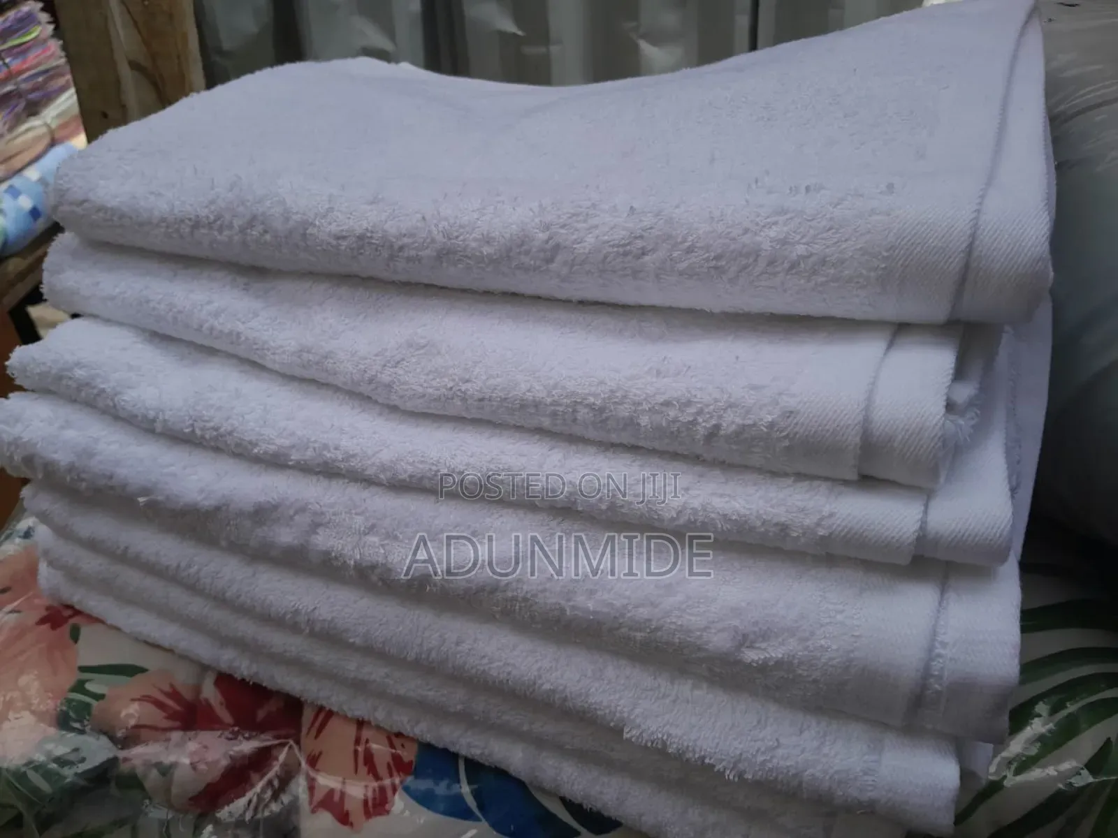 Sparking White Towel