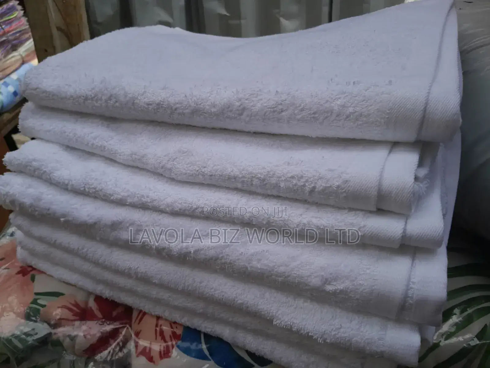Sparking White Towel