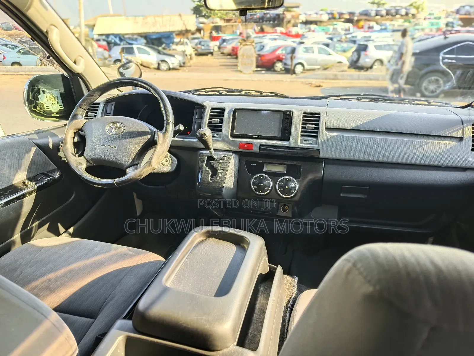 Toyota HiAce 2013 White
