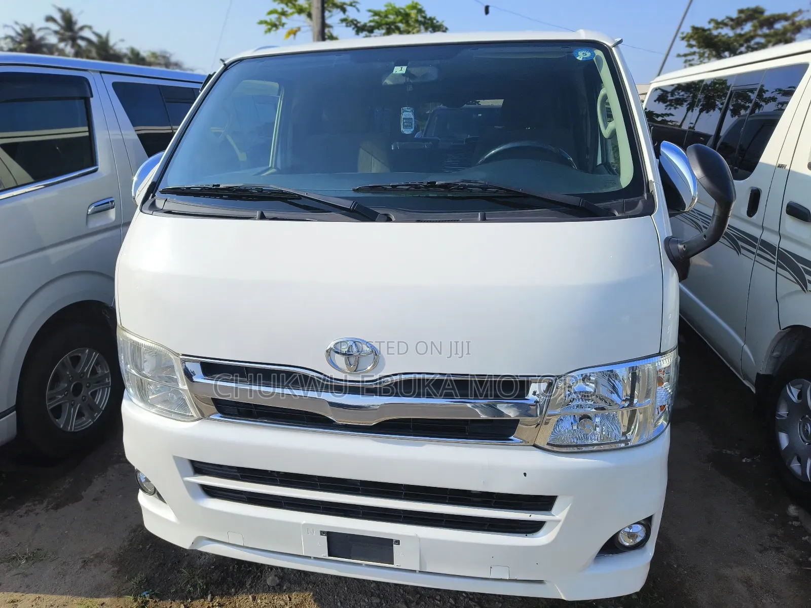 Toyota HiAce 2013 White