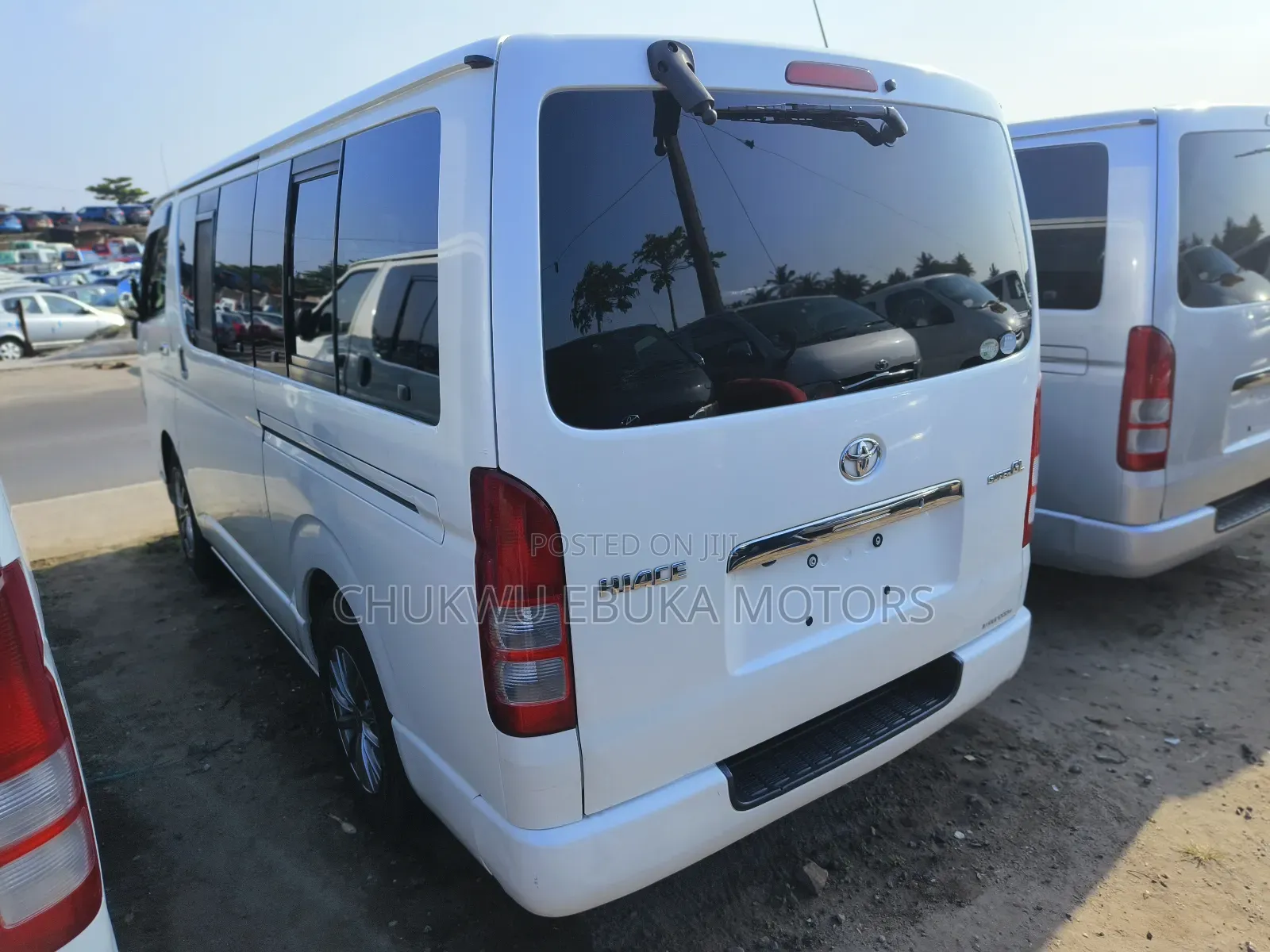 Toyota HiAce 2013 White