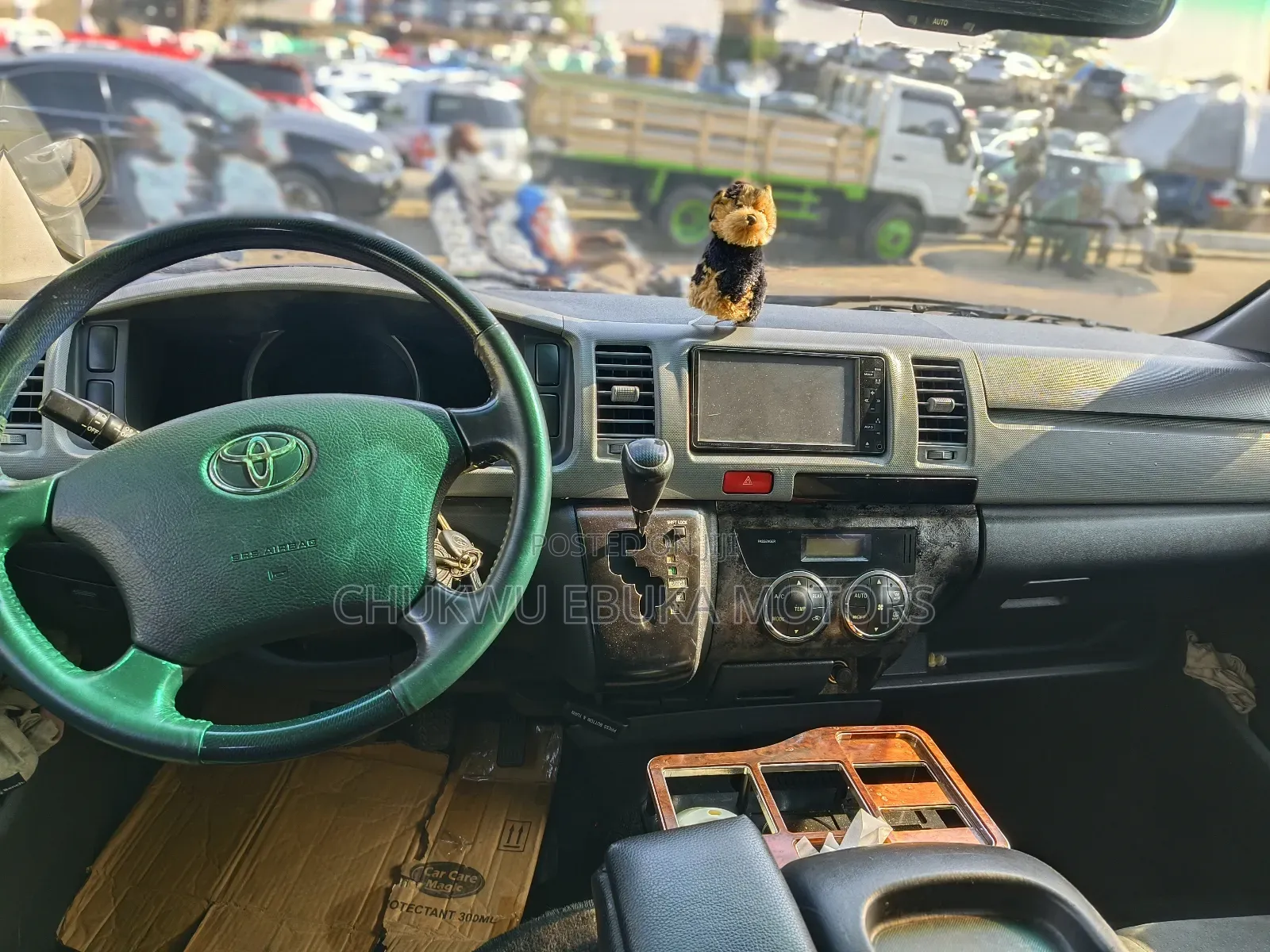 Toyota HiAce 2013 Black