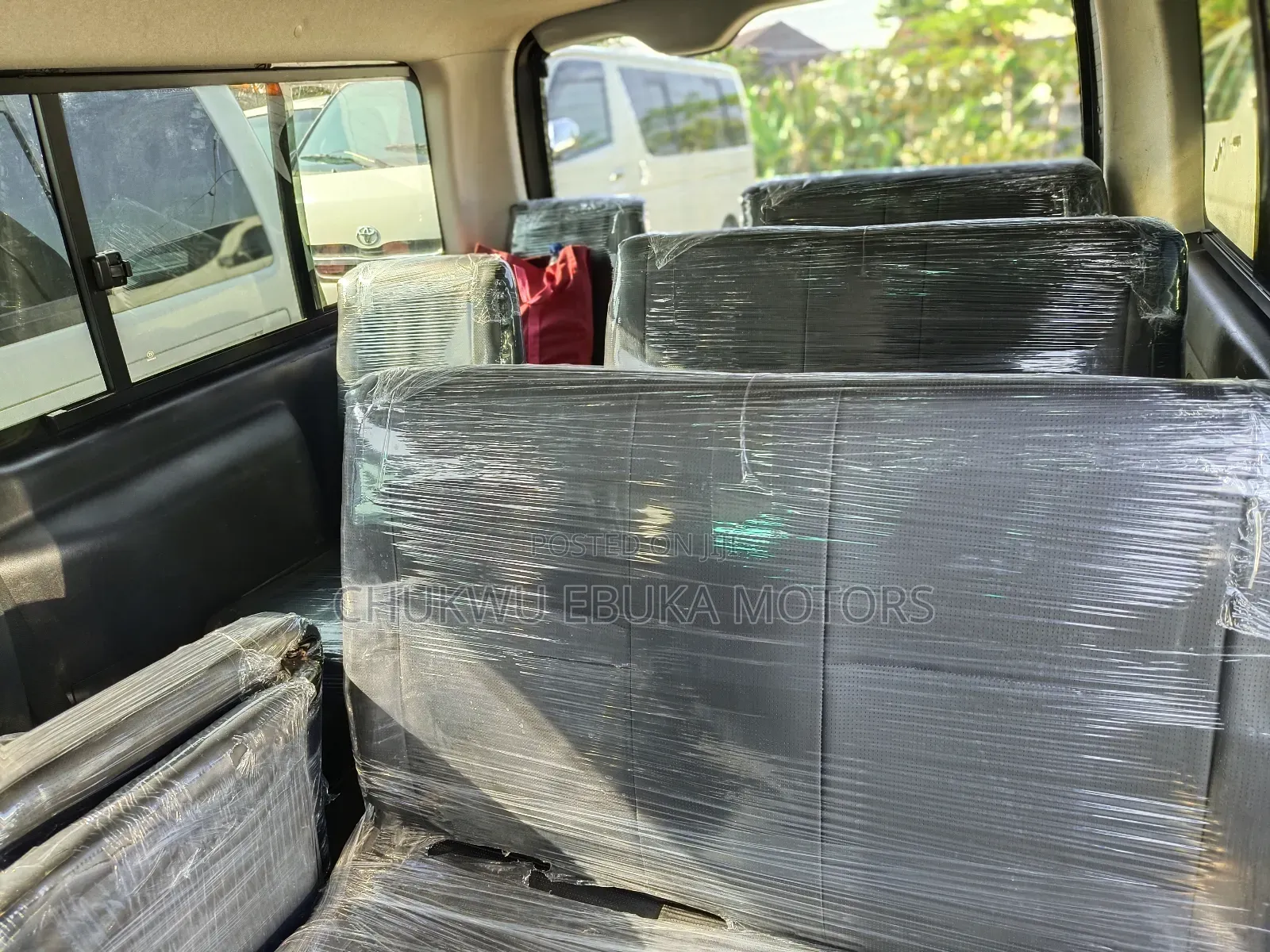Toyota HiAce 2013 Black