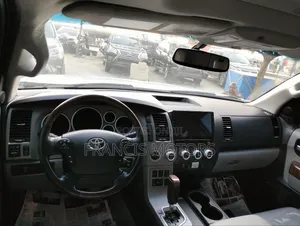 Toyota Sequoia 2015 Silver