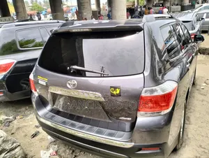 Toyota Highlander 3.5L 4WD 2013 Gray