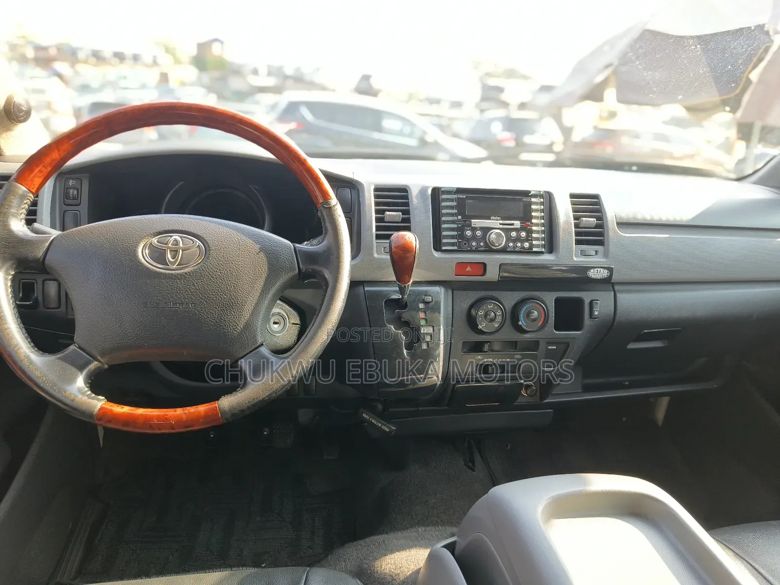 Toyota HiAce 2012 White
