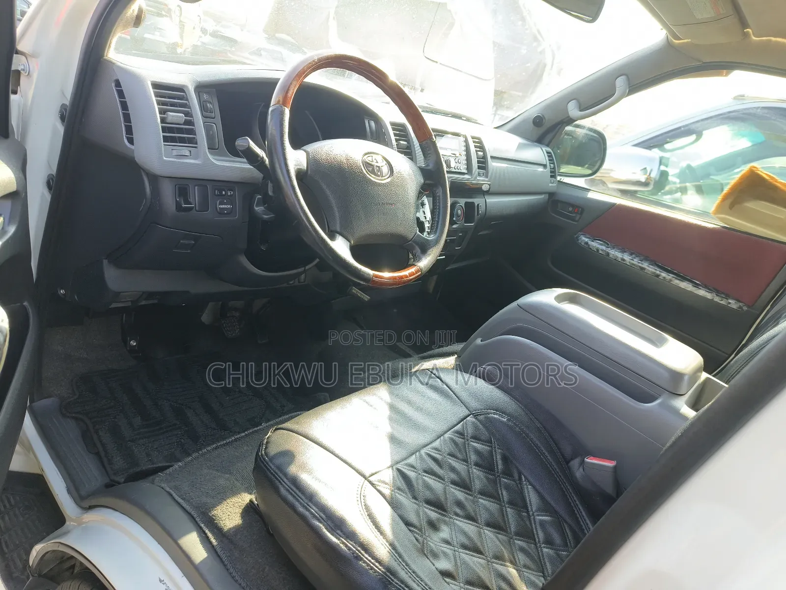 Toyota HiAce 2012 White