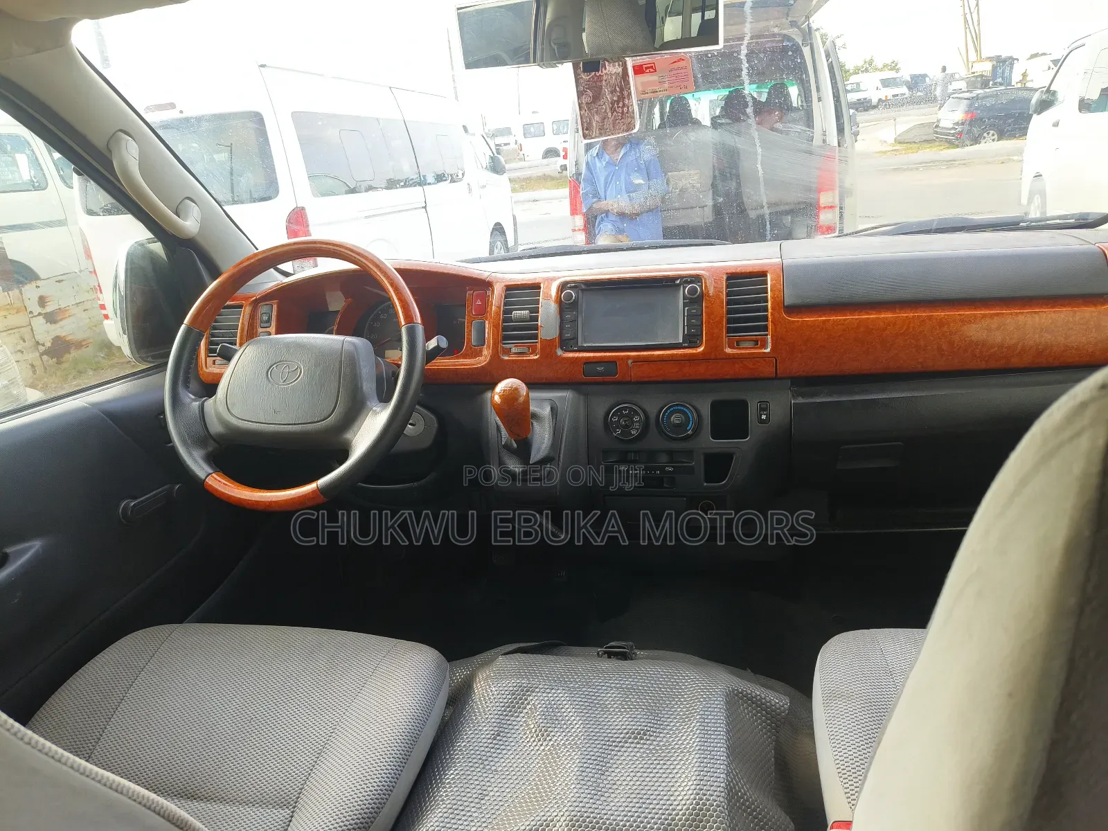 Toyota HiAce 2014 White