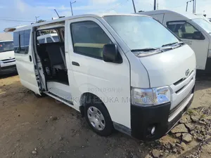 Toyota HiAce 2012 White