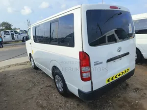 Toyota HiAce 2012 White