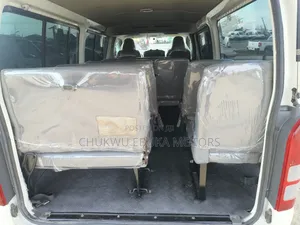 Toyota HiAce 2014 White