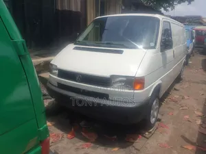 Volkswagen Transporter 2002 White