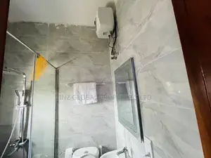 Exquisite 2 Bedroom Apartment