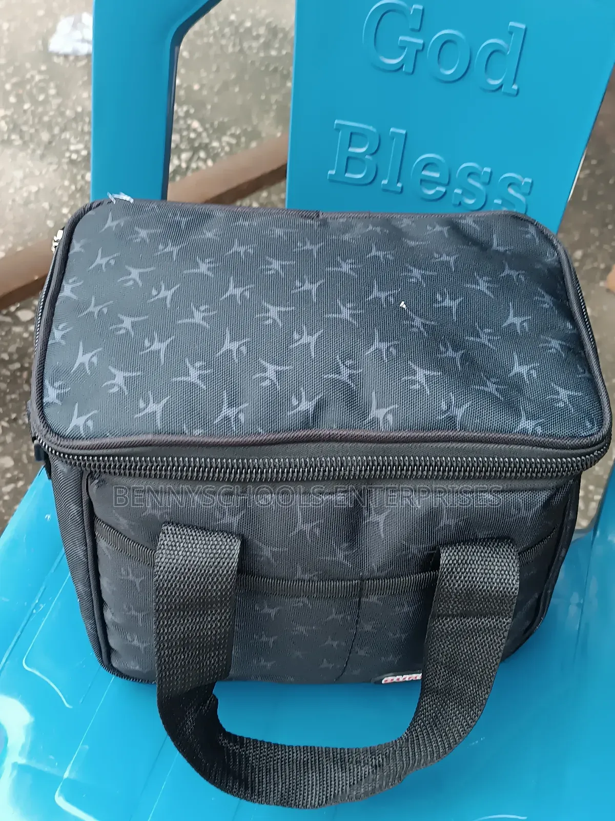 Flower Very Strong Lunch Bag
