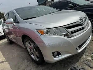 Toyota Venza V6 AWD 2010 Silver