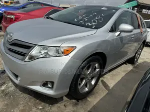 Toyota Venza V6 AWD 2010 Silver