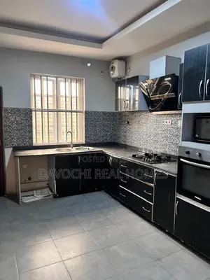 3bdrm Apartment in Lekki Phase 1 for rent