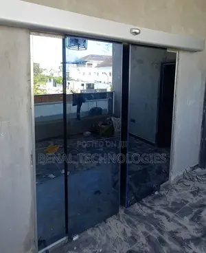 Motion-Adaptive Gateway Door