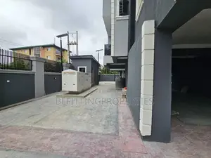 3bdrm Block of Flats in Ikeja for rent