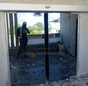Automatic Motion-Control Gateway Door