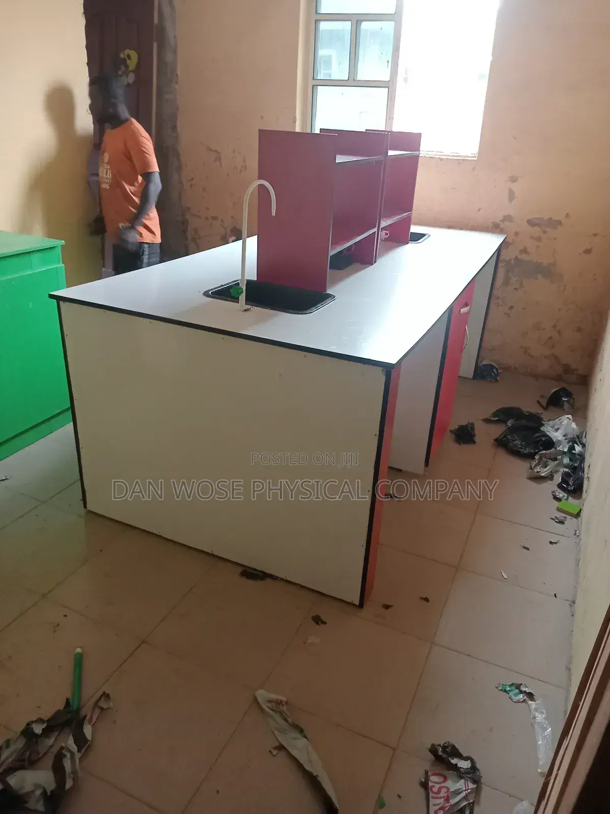 Laboratory Setup Island Table