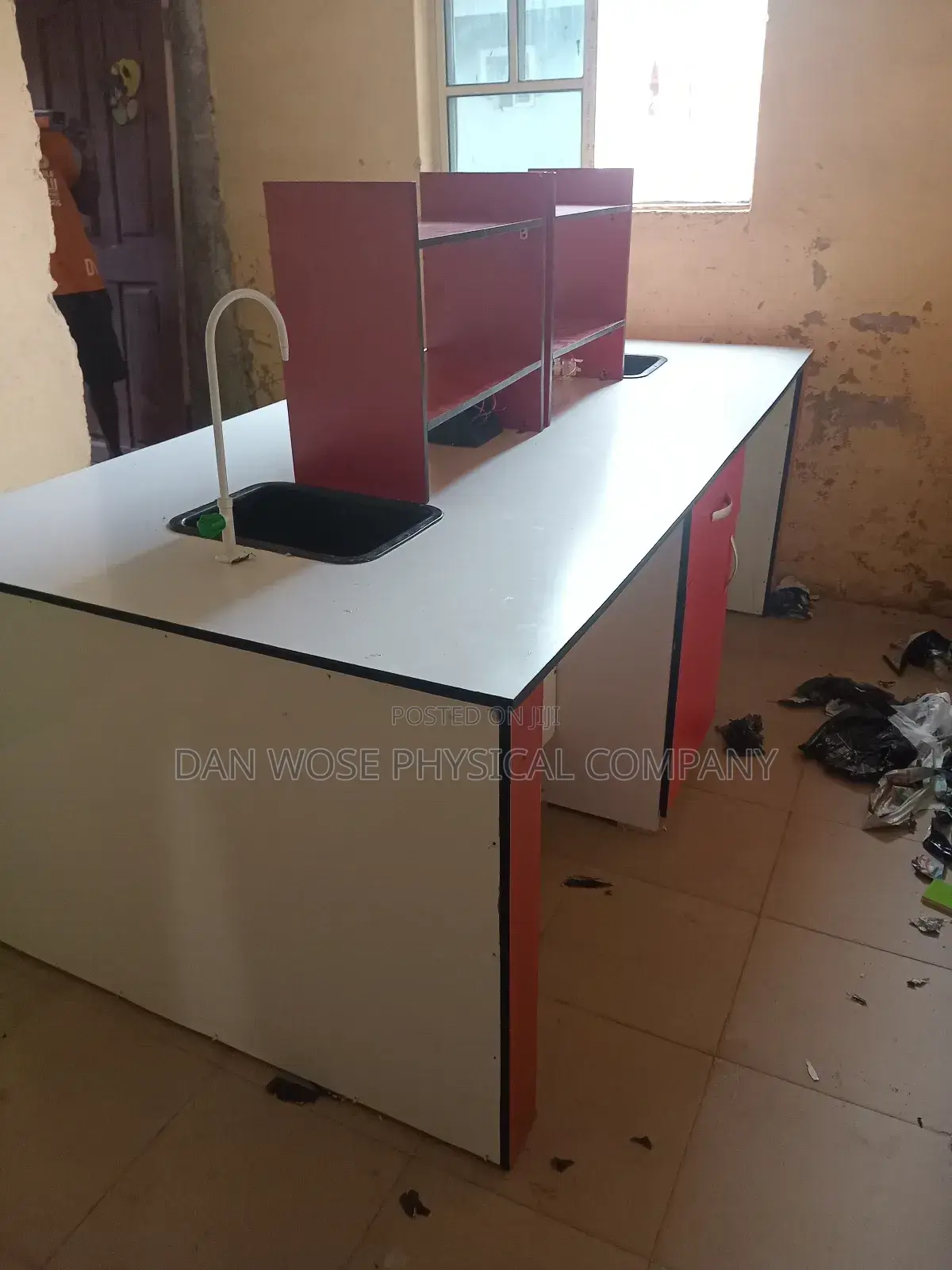 Laboratory Setup Island Table