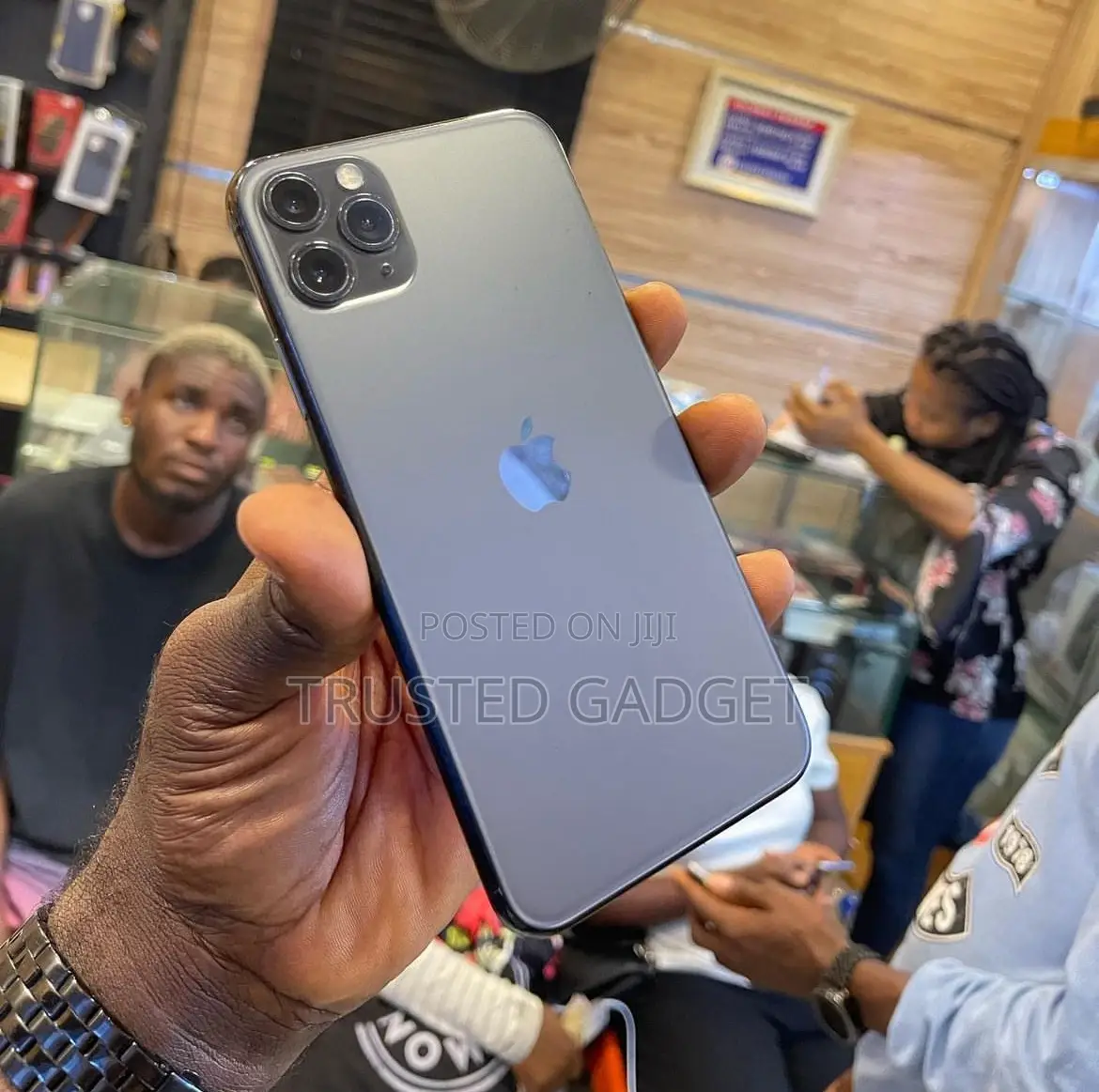 Apple iPhone 11 Pro Max 64 GB Green