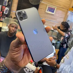 Apple iPhone 11 Pro Max 64 GB Green
