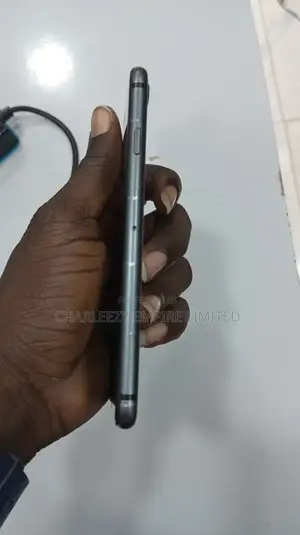 Apple iPhone 8 64 GB Black