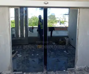 Automatic Glass Entry With Sensor
