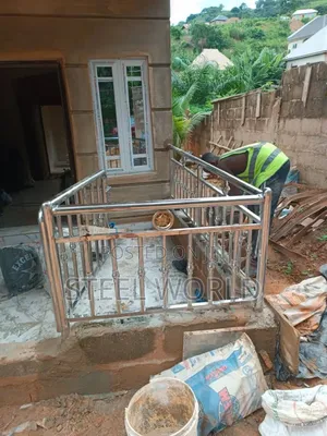 Balustrade Dwarf With Door