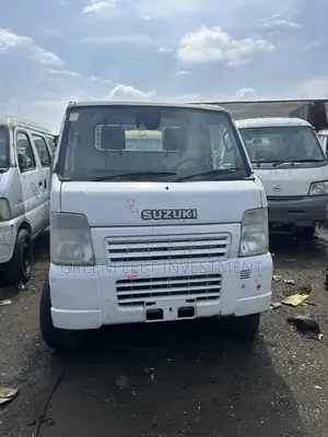 Photo - Suzuki Tokunbo Truck 2012 White